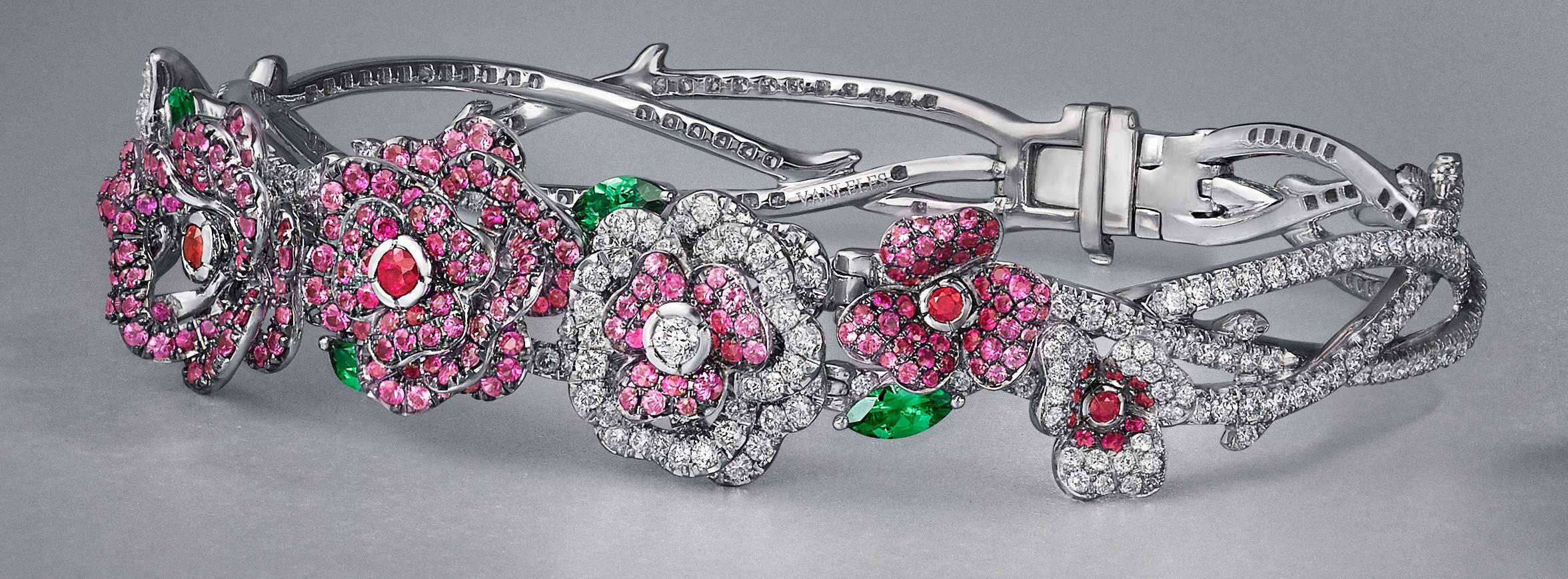 da uomo o donna Bracciale con fiori in oro bianco 18 carati, diamanti, zaffiro rosa, rubino e tsavorite in vendita