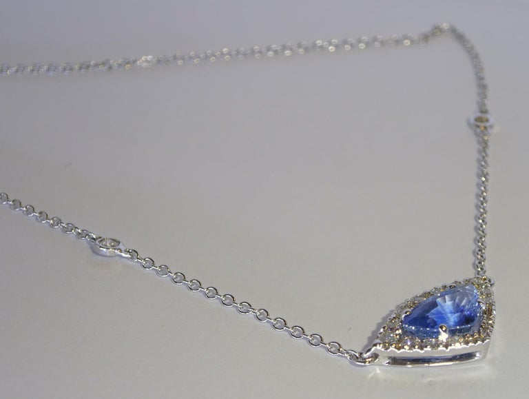 18ct Gold Ladies White Sapphire Pendant Necklace CodeA03T052