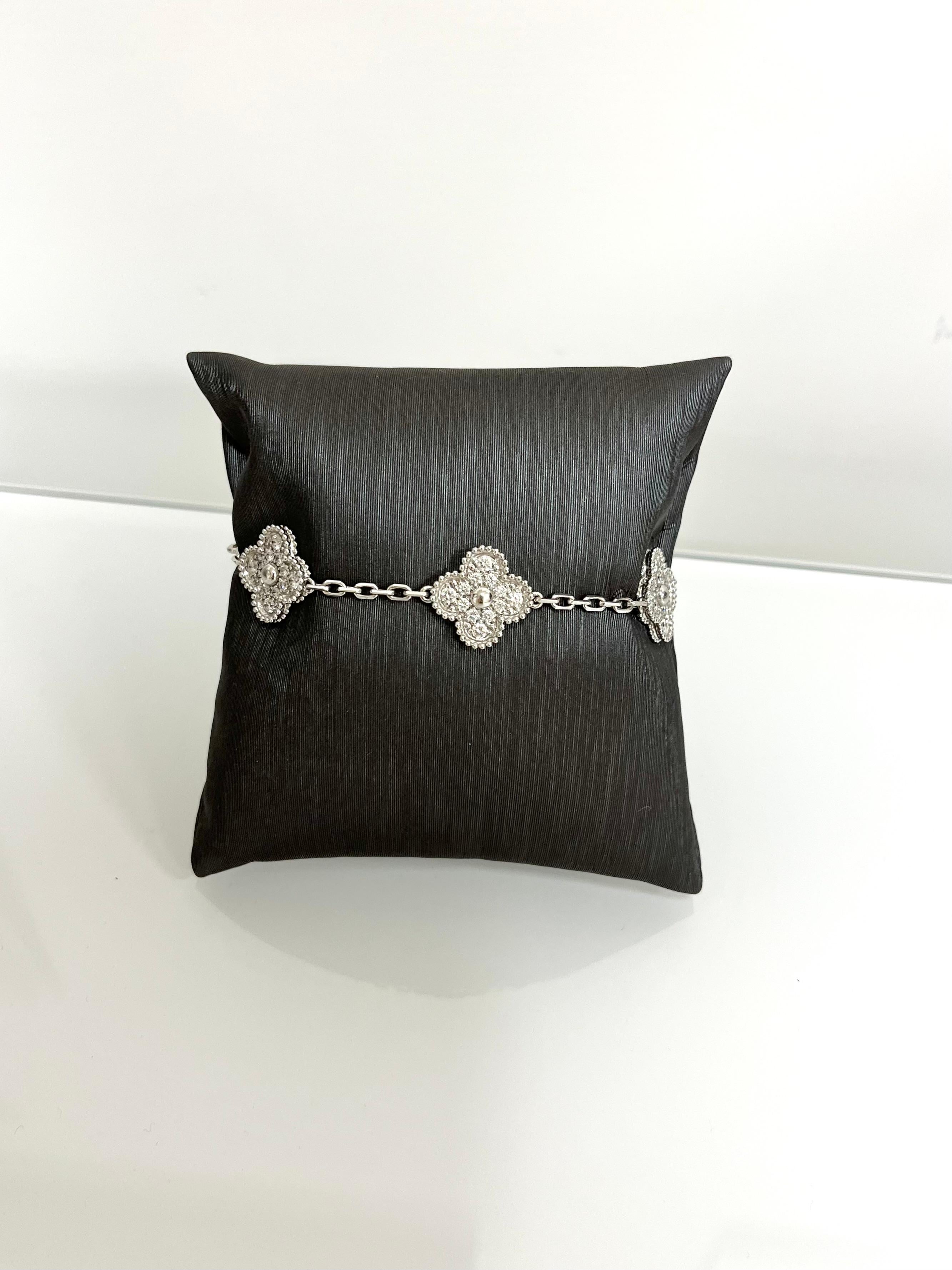 Women's or Men's 18 Karat White Gold Diamonds Van Cleef & Arpels Vintage Alhambra Bracelet
