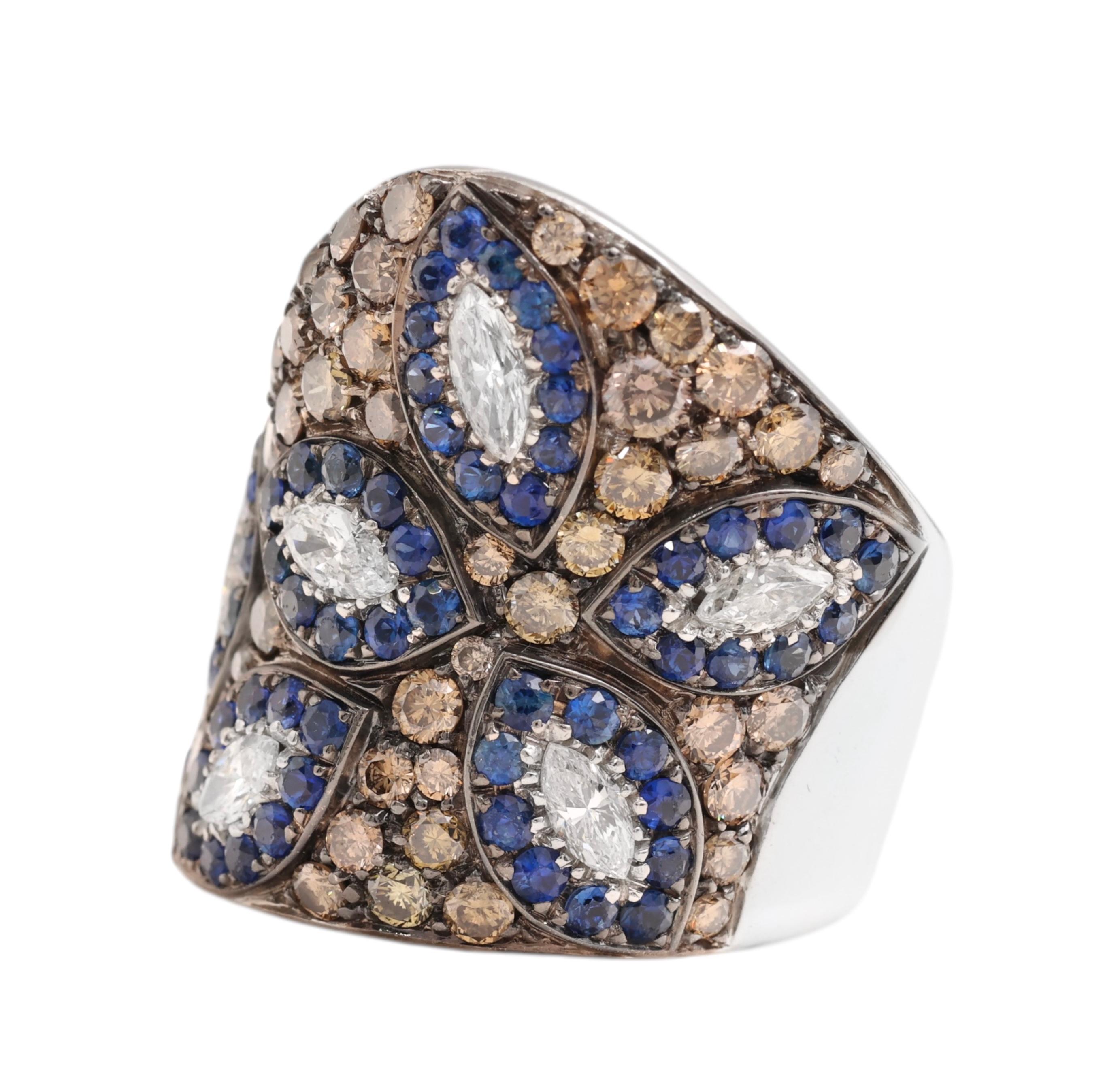 18 Karat Weißgold Kuppelring mit Saphir und 3,85 Karat weißen, braunen Diamanten (Brillantschliff) im Angebot