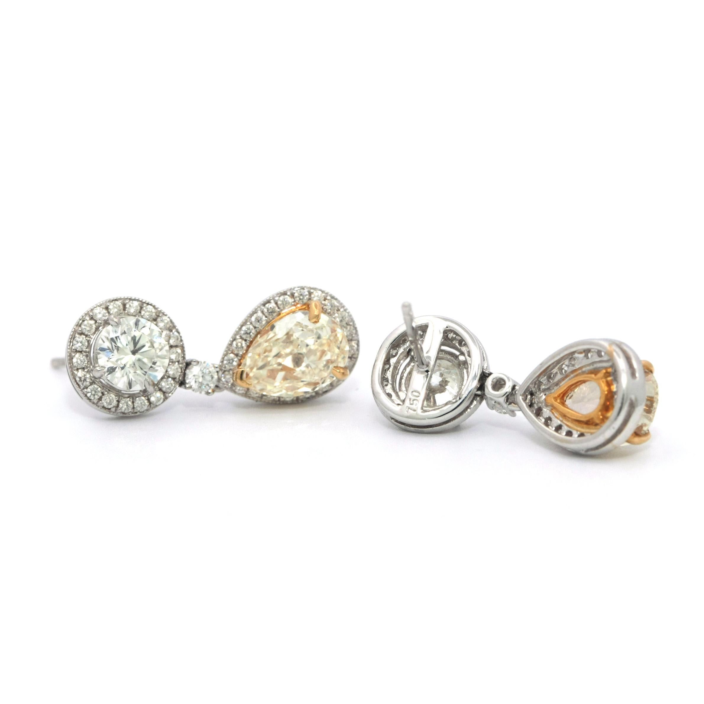 Modern 18 Karat White Gold Drop Earrings with Yellow Pears Shape Diamonds For Sale