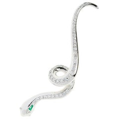 18 Karat White Gold Earcuff with White Diamonds and Emerald