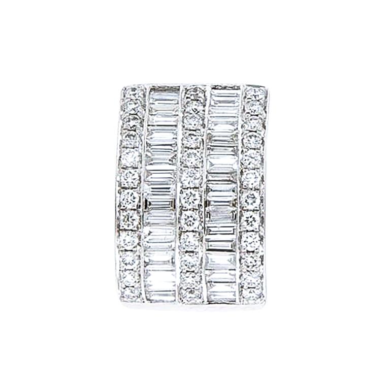 Baguette Cut Diamonds ct 1.54. Earrings in 18 Kt White Gold. Made in Italy For Sale