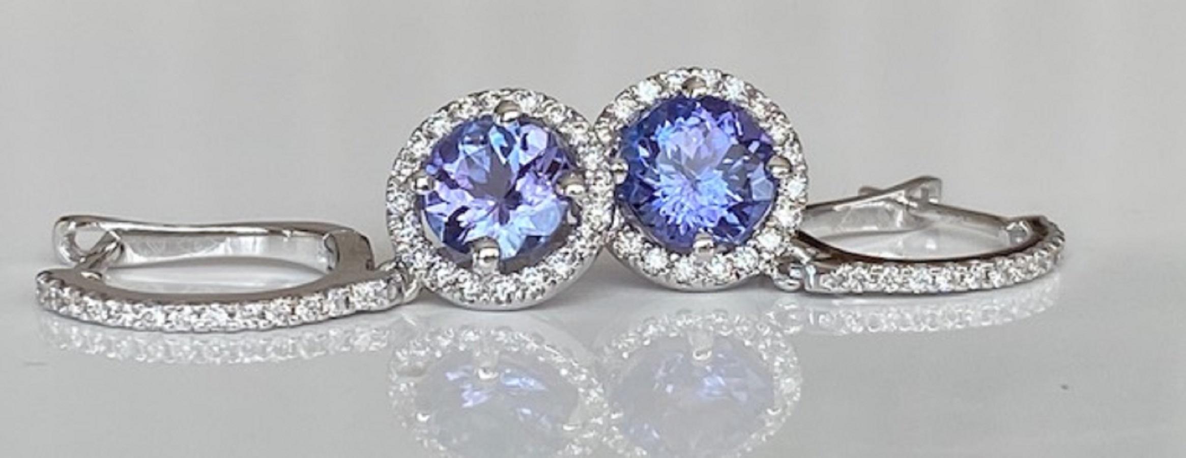 Contemporary 18 Karat White Gold Earrings with Tanzanite and Diamonds