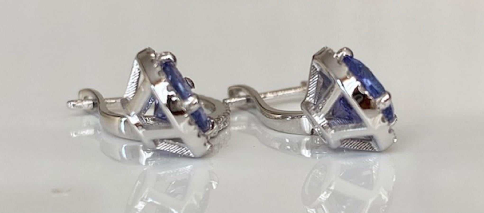 18 Karat White Gold Earrings with Tanzanite and Diamonds 3