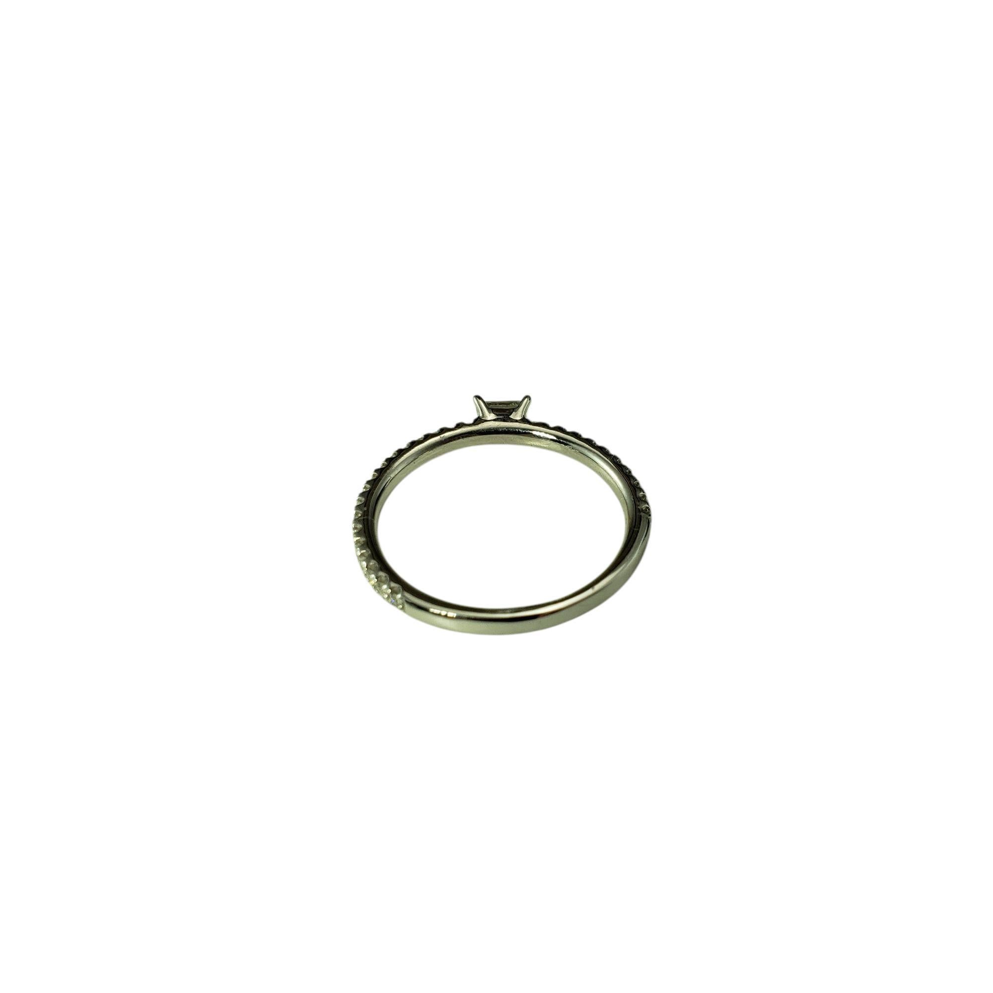 18 Karat Weißgold Ost-West Smaragd-Diamant-Ring Größe 7,5 #21451 im Angebot 3