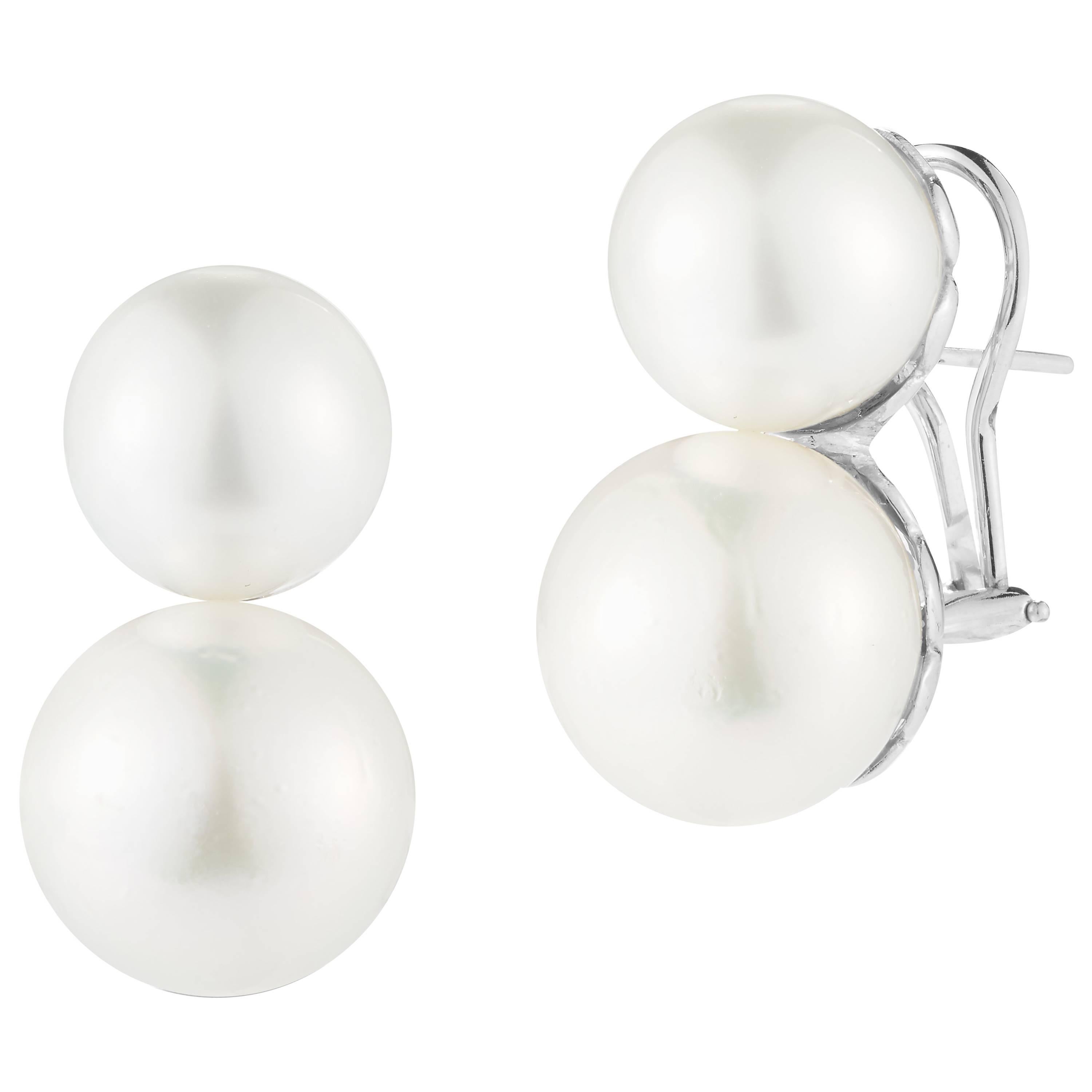 18 Karat White Gold Elegant South Sea Pearl Earring