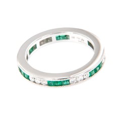 Fascia per l'eternità in oro bianco 18 carati con smeraldo e diamante in stile Art Déco