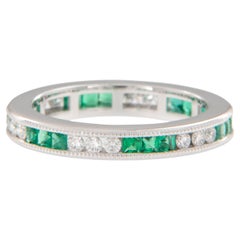 Eternity-Ring aus 18 Karat Weißgold mit Smaragd und Diamant im Art-déco-Stil