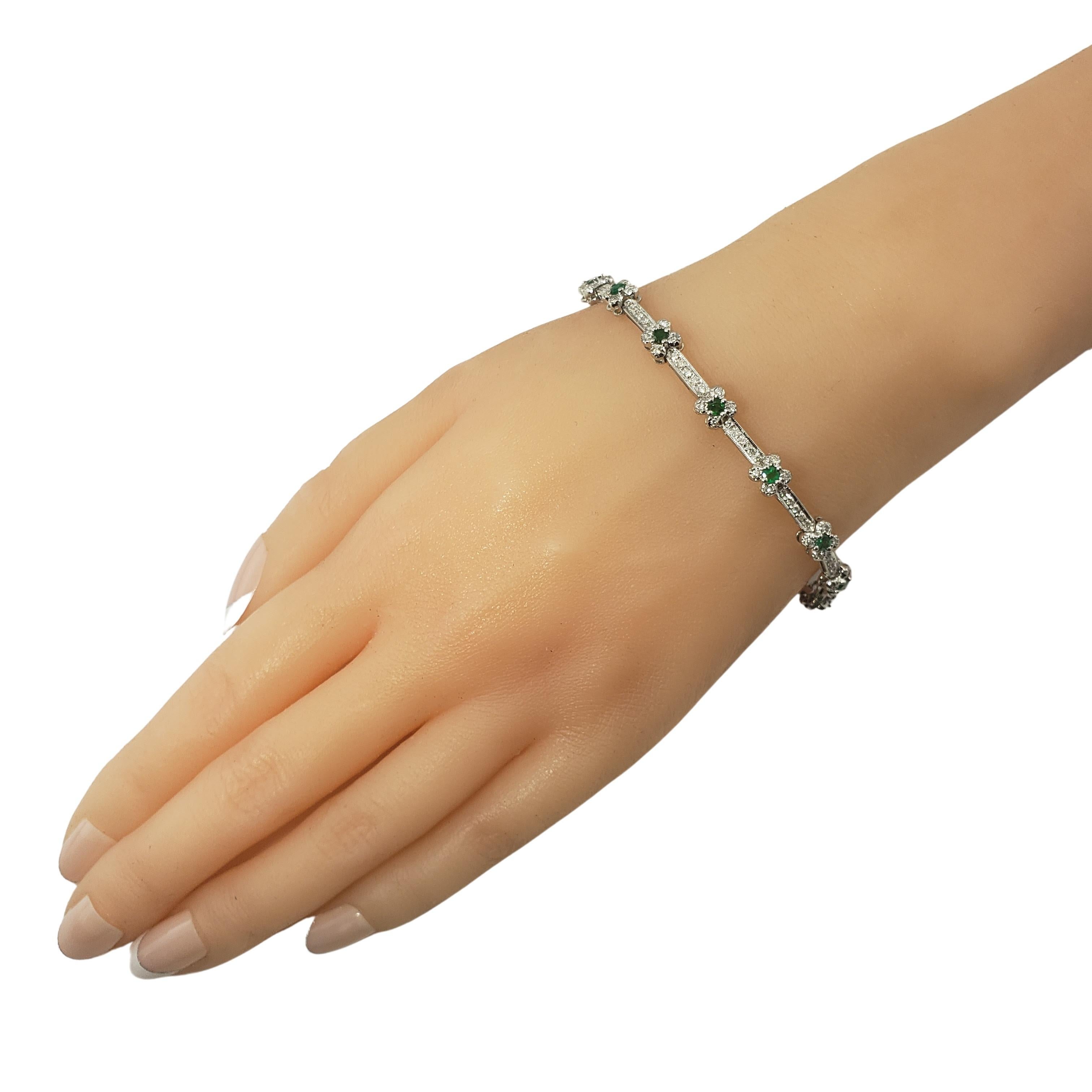 18 Karat White Gold Emerald and Diamond Bracelet For Sale 1