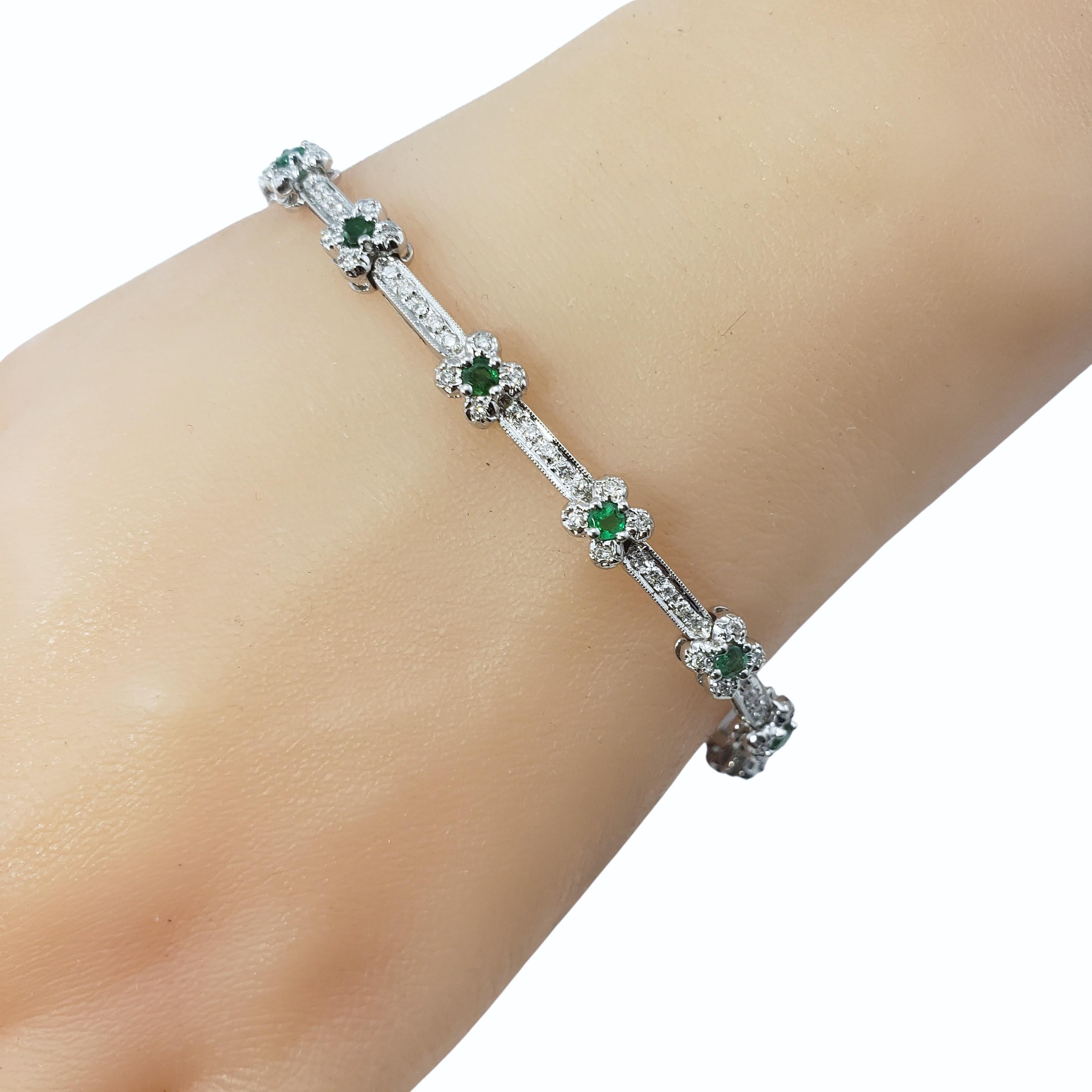 18 Karat White Gold Emerald and Diamond Bracelet For Sale 2