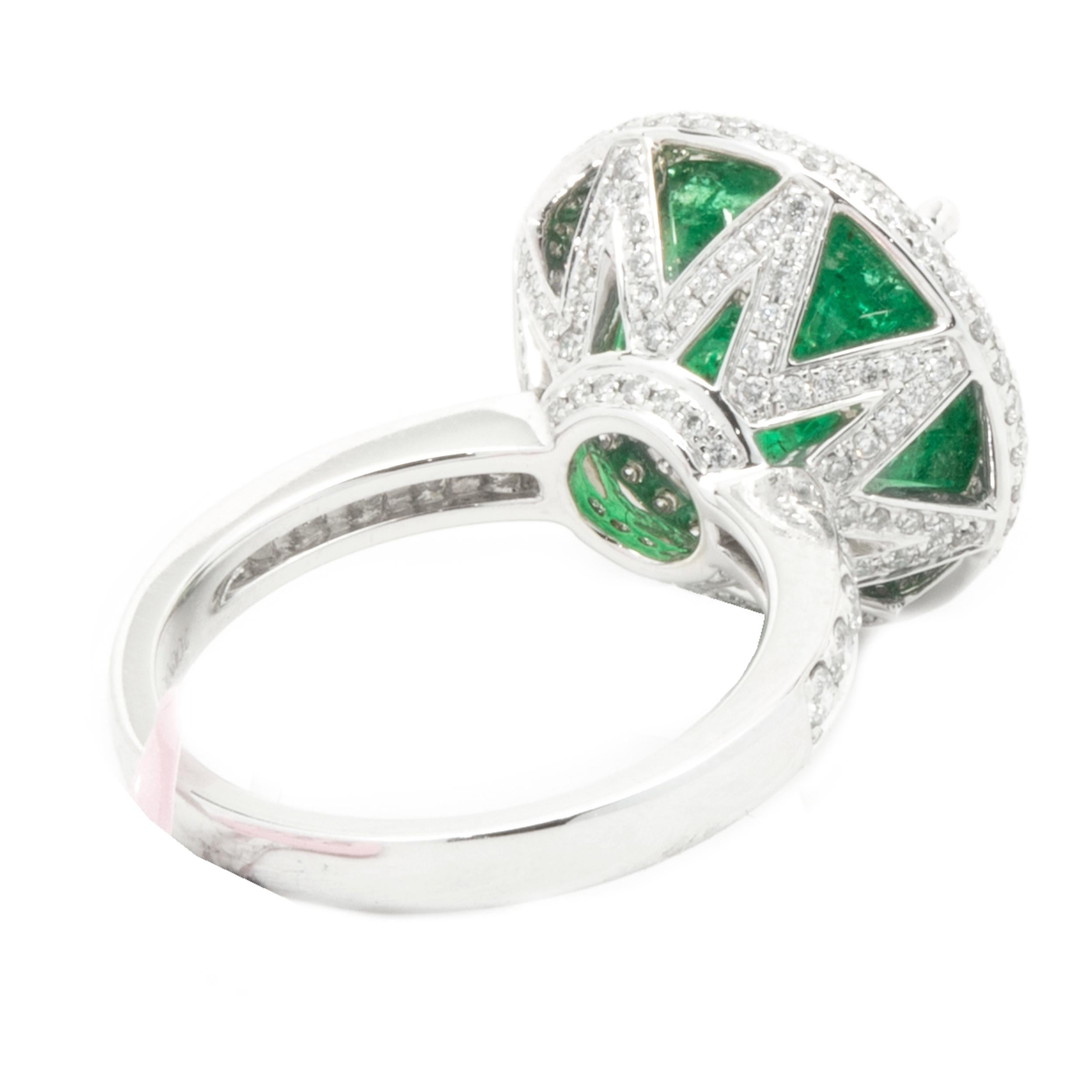 18 Karat White Gold Emerald and Diamond Cocktail Ring In Excellent Condition For Sale In Scottsdale, AZ