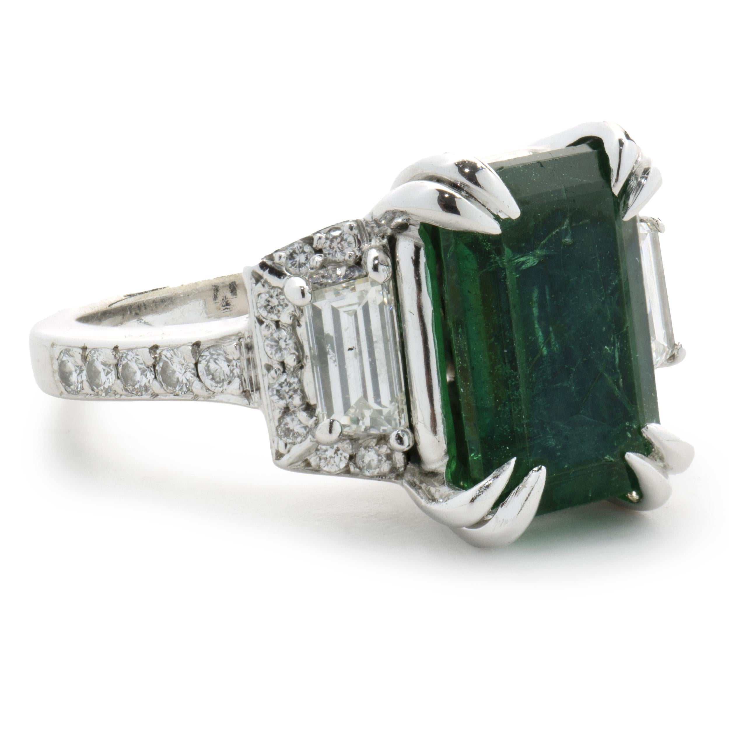 18 Karat White Gold Emerald and Diamond Cocktail Ring In Excellent Condition In Scottsdale, AZ