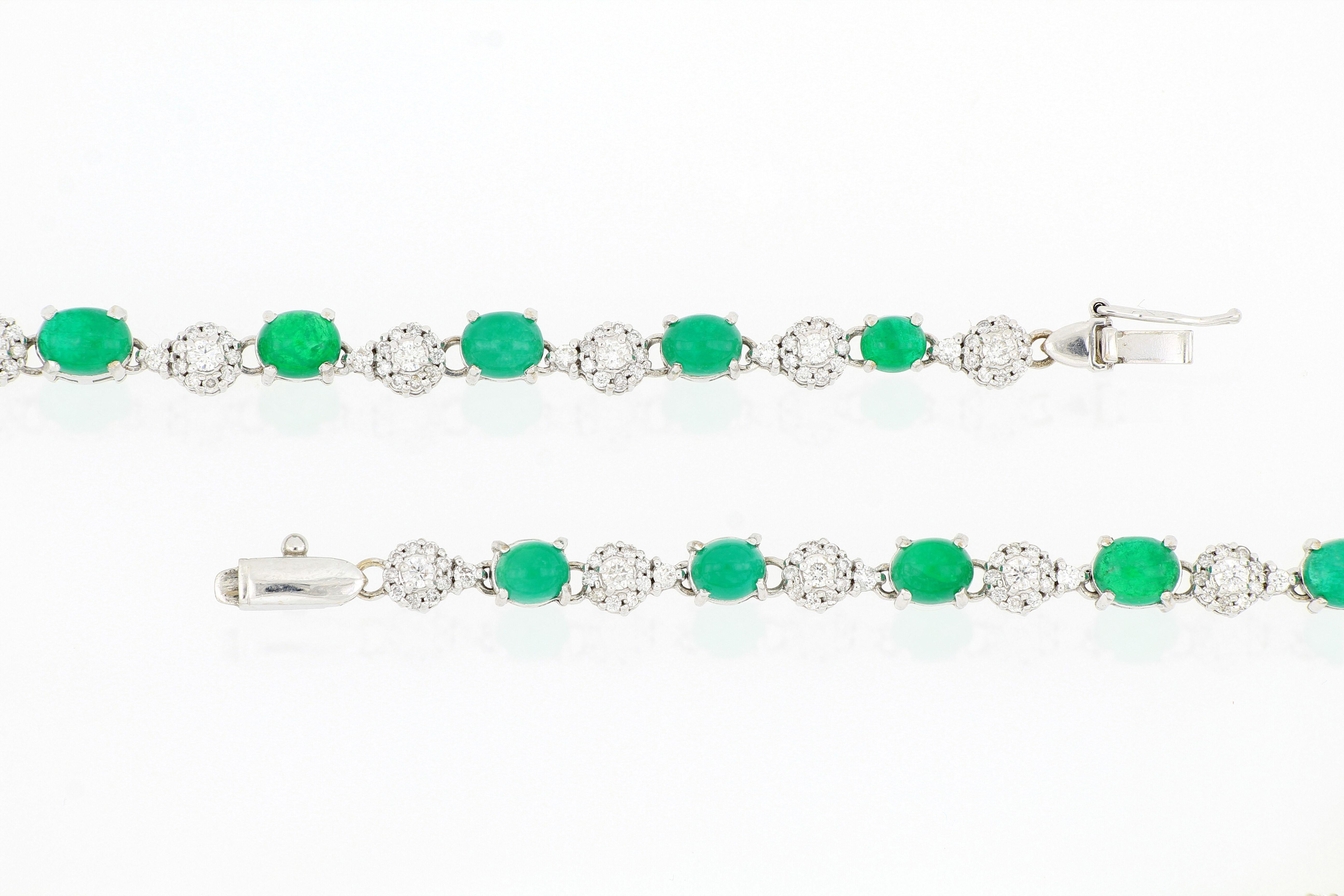 18 Karat Weißgold Smaragd- und Diamant-Halskette im Zustand „Neu“ im Angebot in Macau, MO