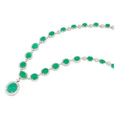 Collar de Esmeraldas y Diamantes de Oro Blanco de 18 Kilates