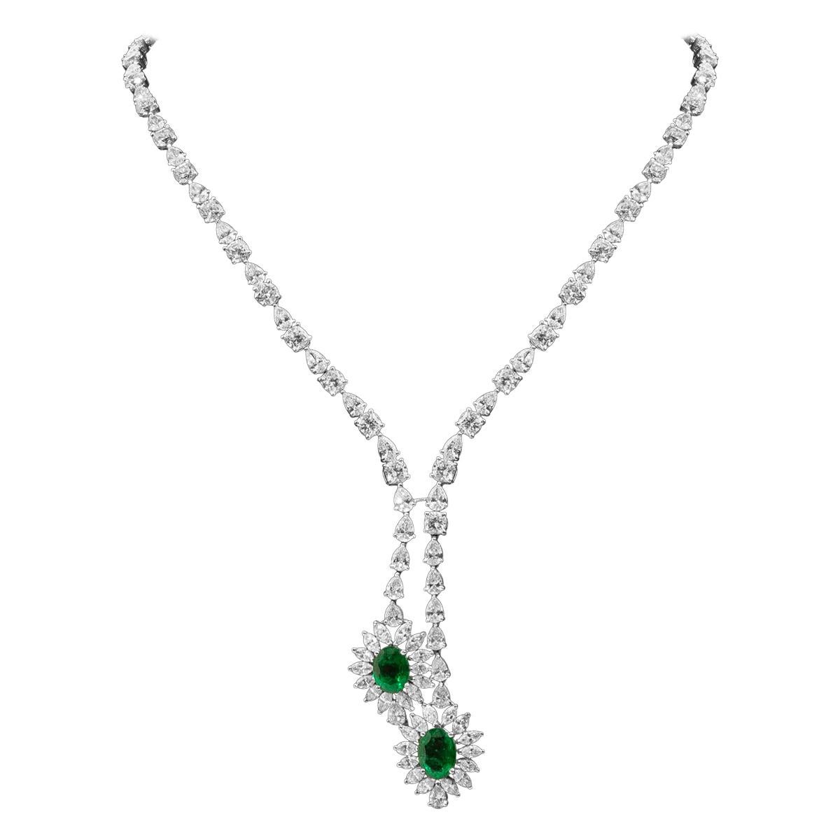 18 Karat White Gold Emerald and Diamond Plunge Necklace Set For Sale