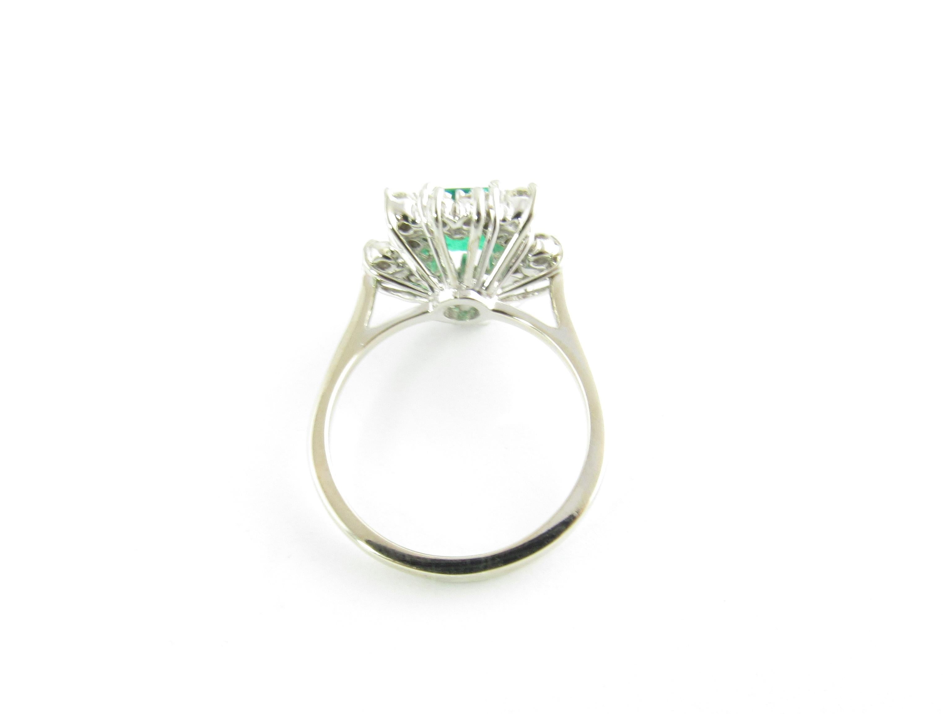 18 Karat White Gold Emerald and Diamond Ring In Good Condition For Sale In Washington Depot, CT