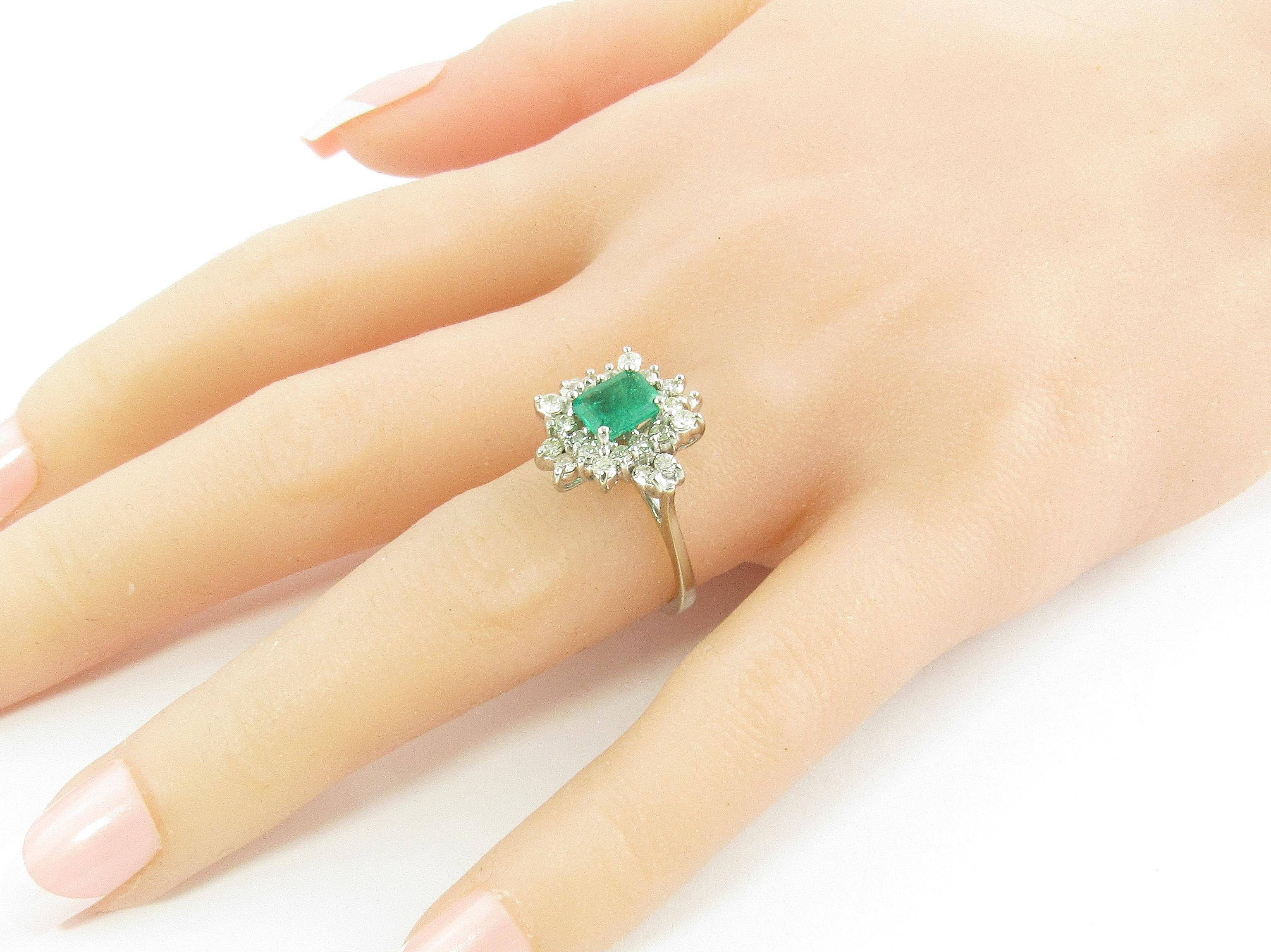 18 Karat White Gold Emerald and Diamond Ring For Sale 3