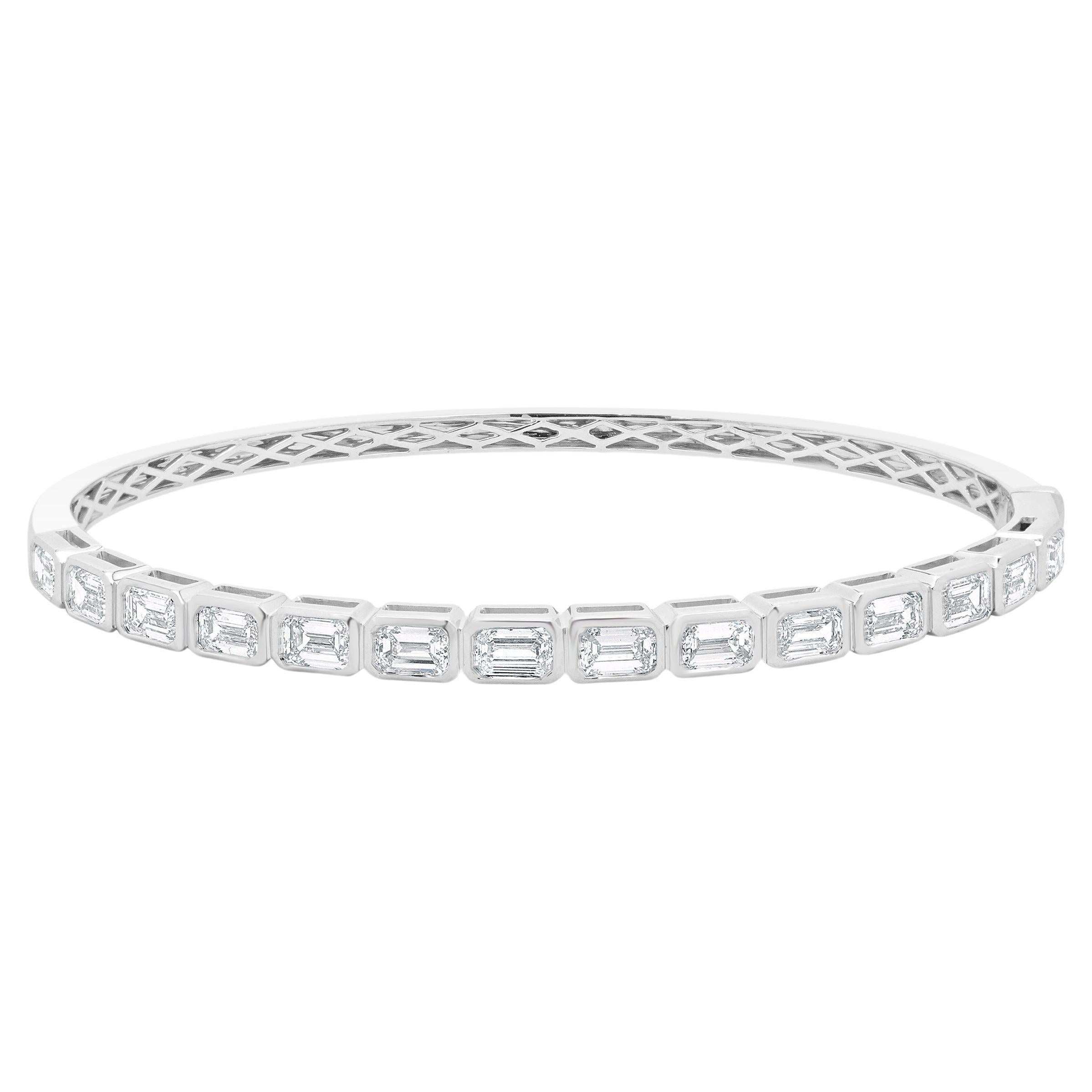 Bracelet en or blanc 18 carats serti de diamants taille émeraude