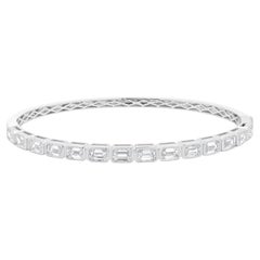 Bracelet en or blanc 18 carats serti de diamants taille émeraude