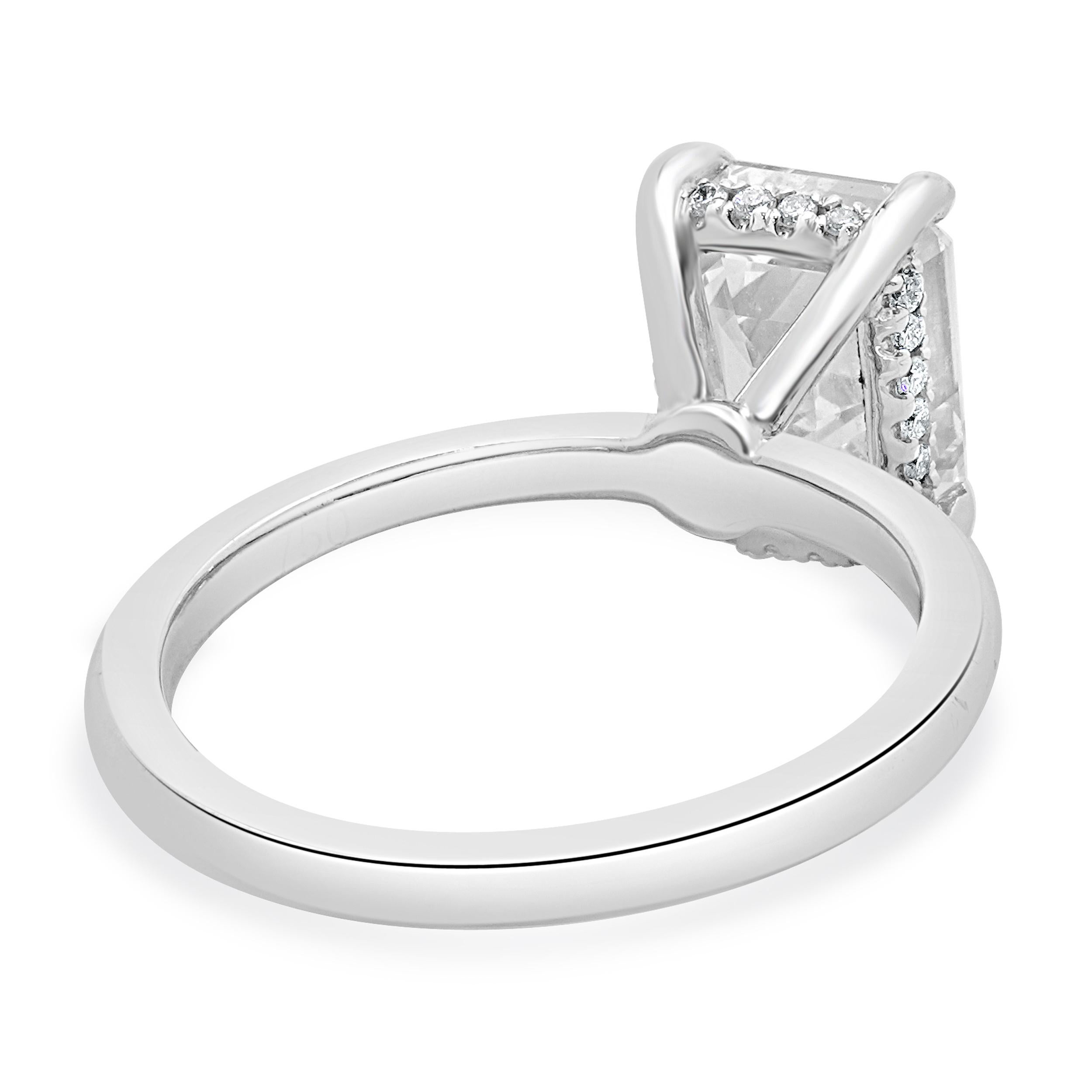 18 Karat White Gold Emerald Cut Diamond Engagement Ring In Excellent Condition For Sale In Scottsdale, AZ