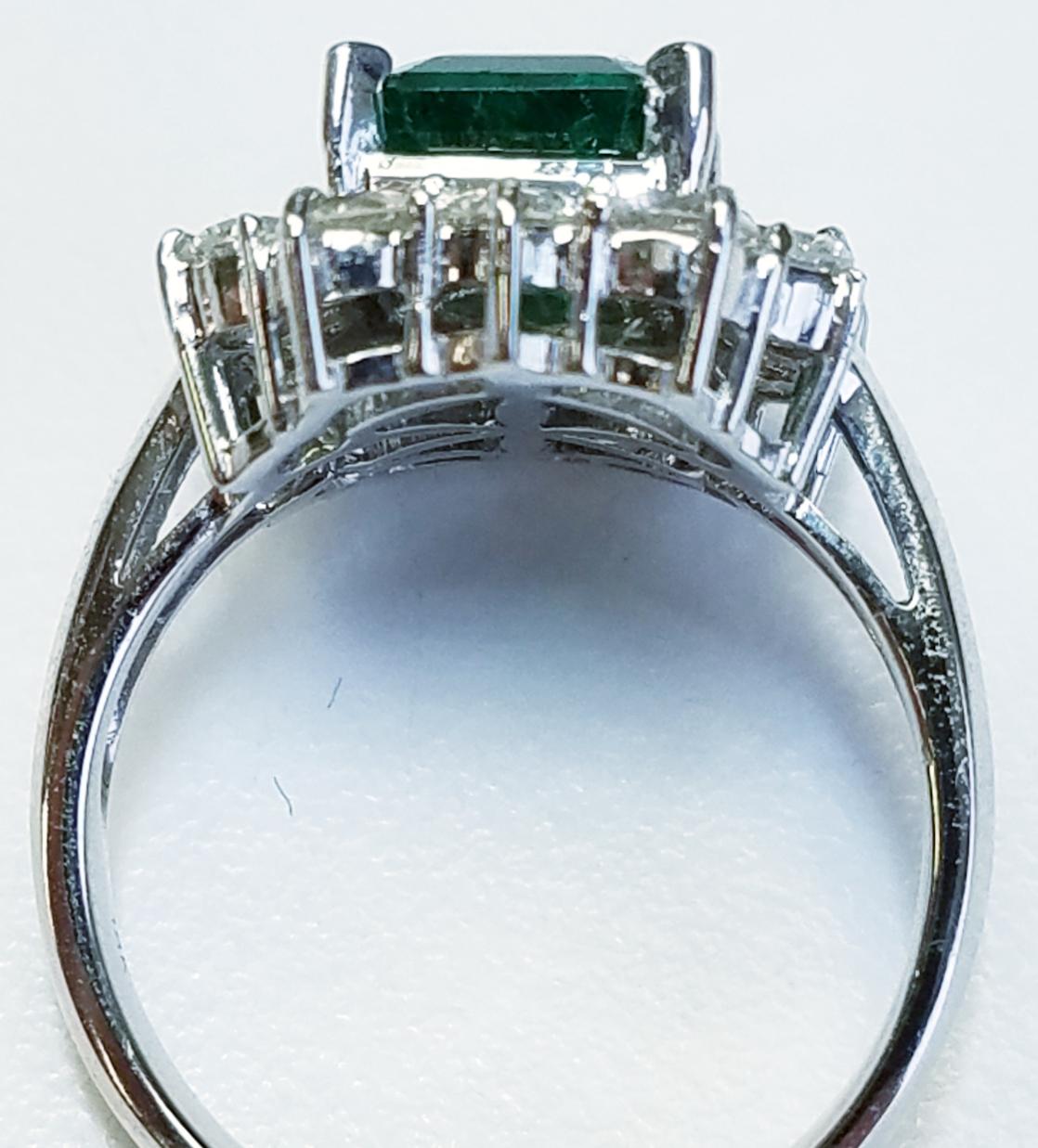 18k White Gold Emerald Cut Emerald and Diamond Ring
1.87 carats of Emeralds
1.30 carats of Diamonds
Emerald cut
18k white gold 