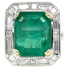 18 Karat White Gold Emerald Cut Emerald Diamond Cocktail Ring