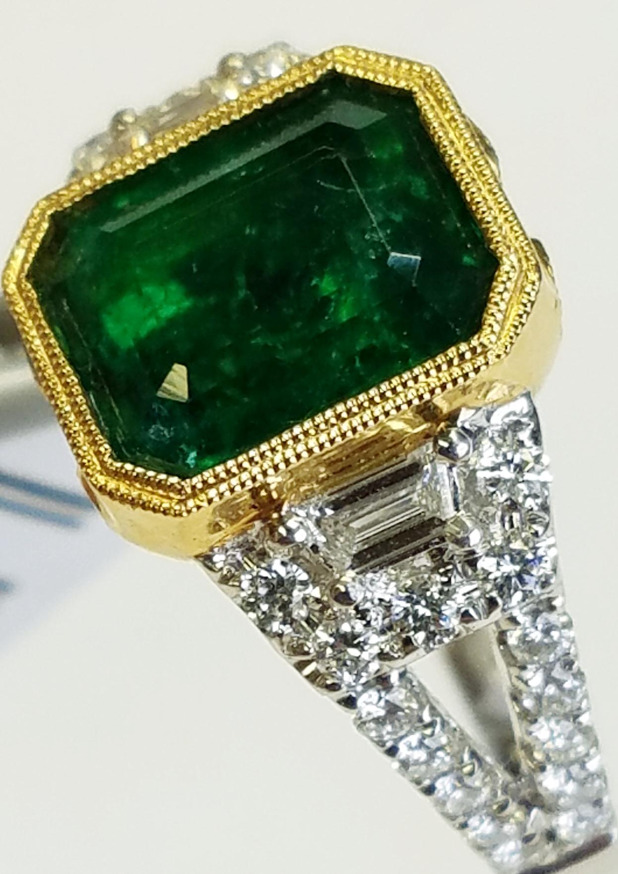 Contemporary 18 Karat White Gold Emerald Cut Natural Emerald and Diamond Ring