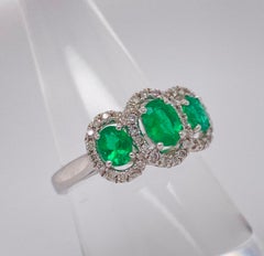 18 Karat White Gold Emerald Diamond Cluster Ring