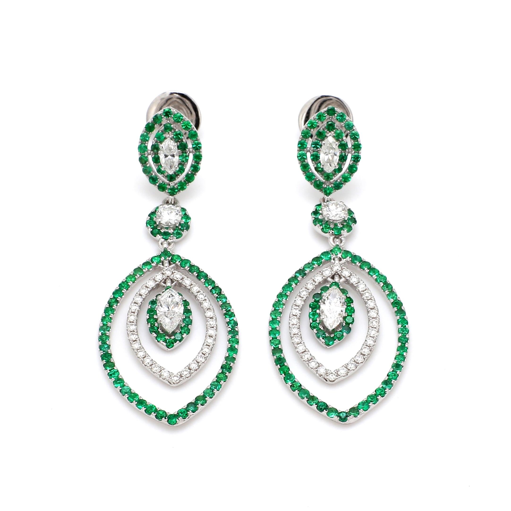 Contemporary 18 Karat White Gold Emerald Diamond Cocktail Earring For Sale