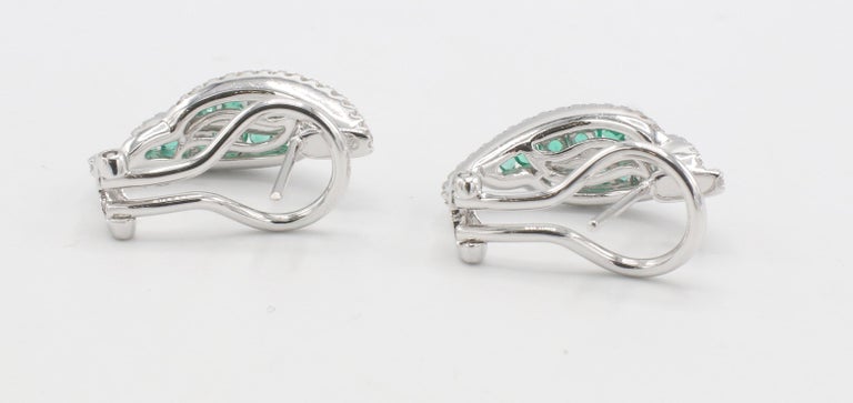Sabrina Designs 14K Gold 0.20ctw Emerald & Diamond Huggie Hoop Earrings