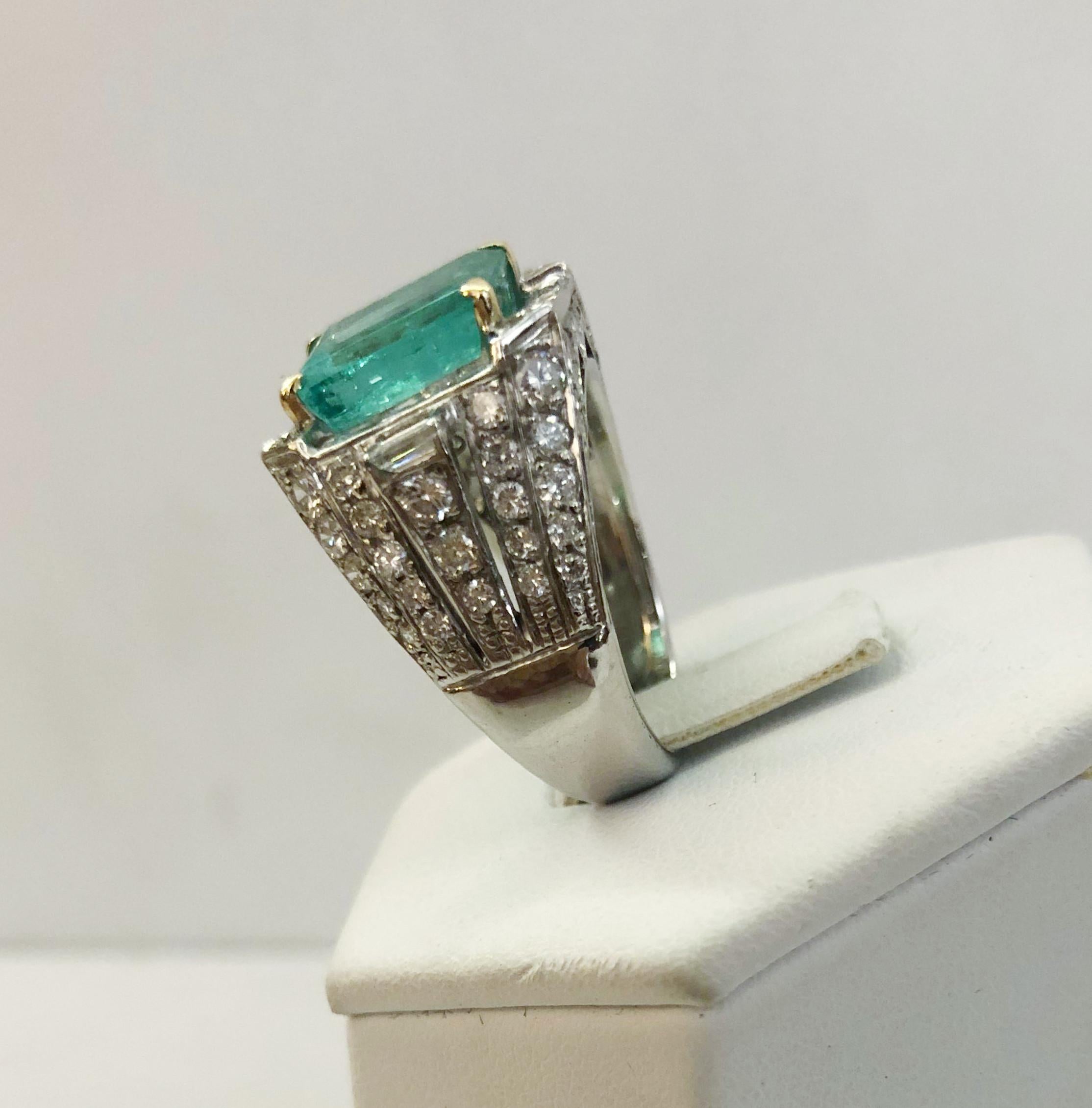 Baguette Cut 18 Karat White Gold Emerald Diamond Ring For Sale