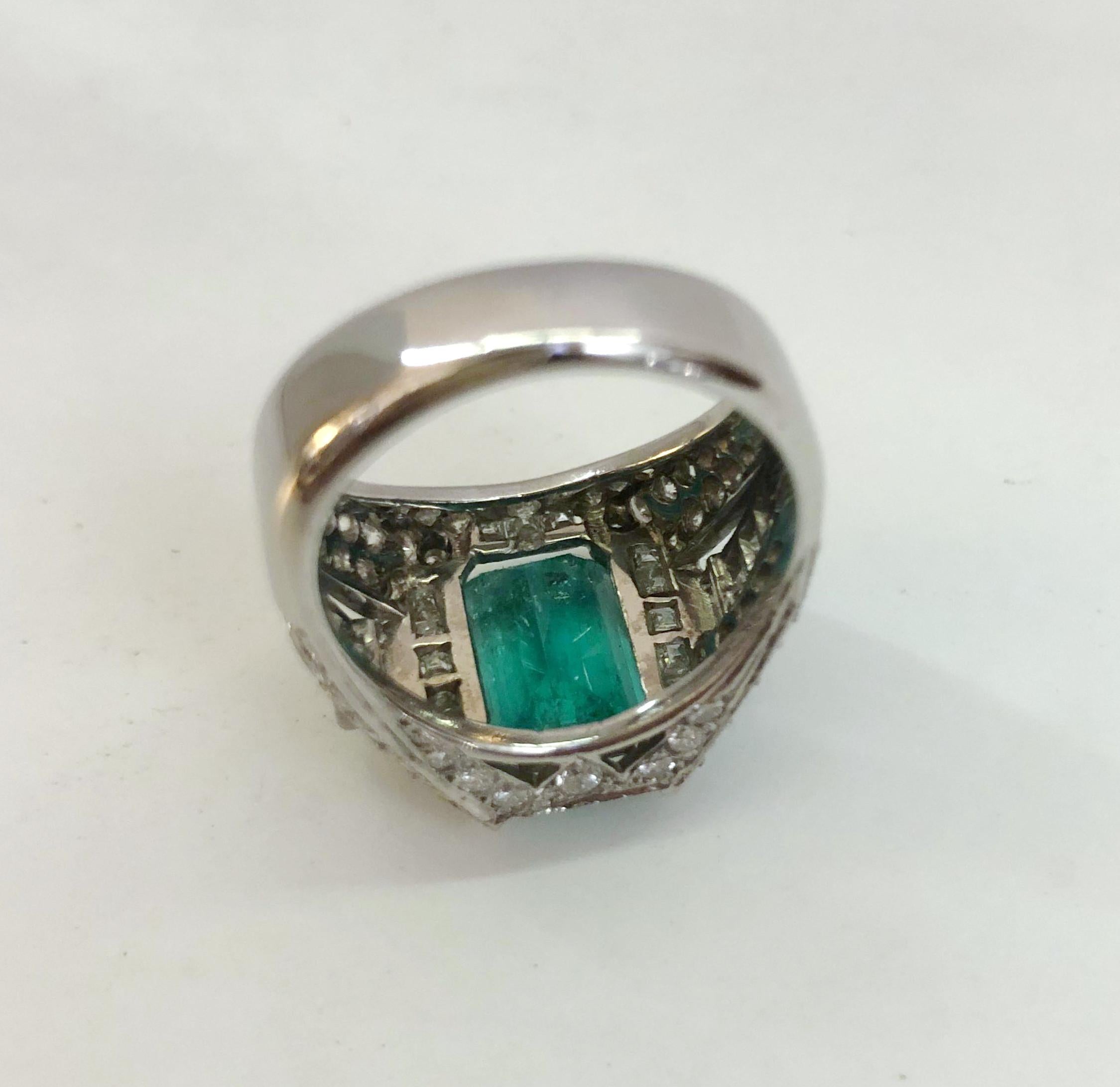 Women's or Men's 18 Karat White Gold Emerald Diamond Ring For Sale