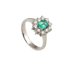 18 Karat White Gold Emerald Diamonds Ring