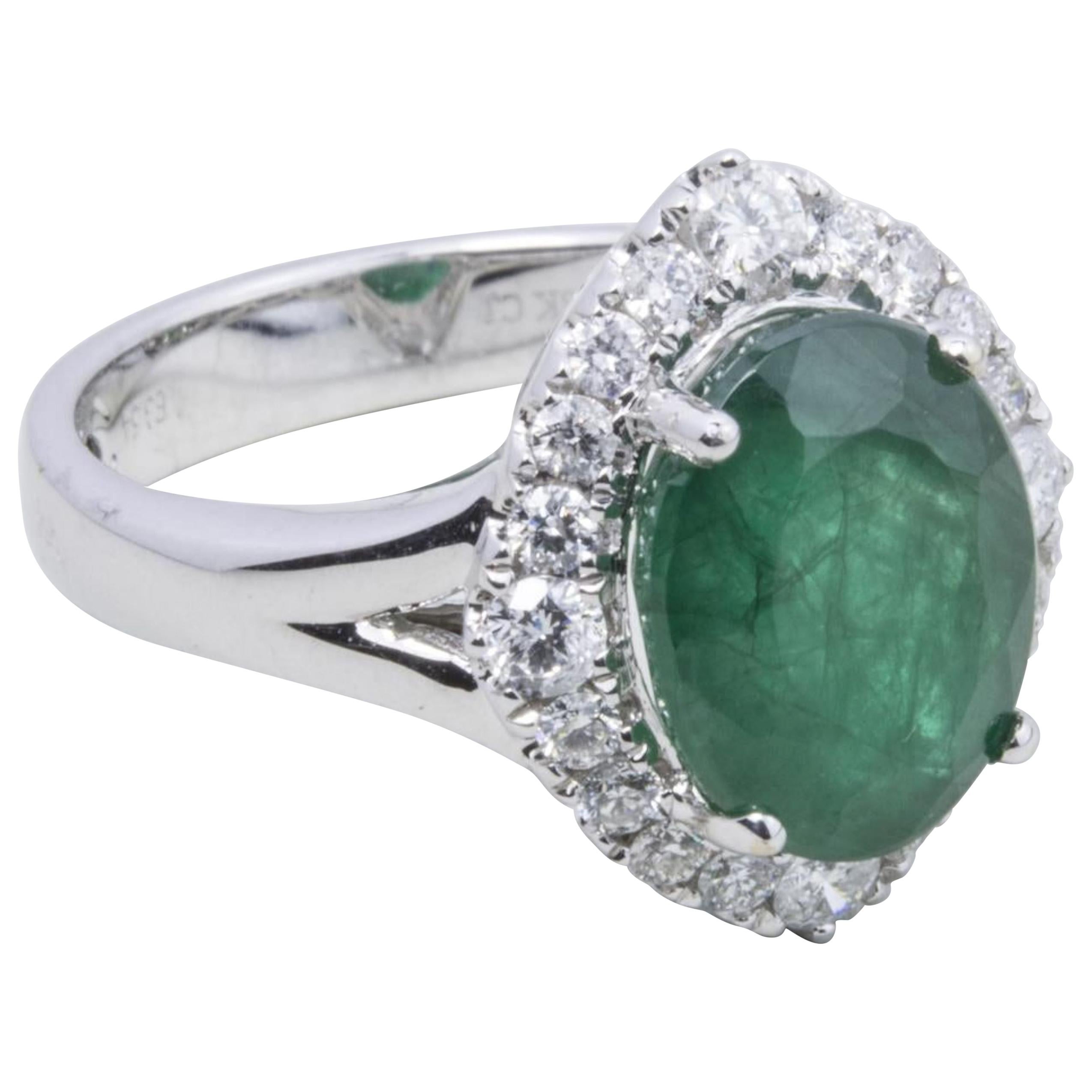18 Karat White Gold Emerald Fashion Ring For Sale