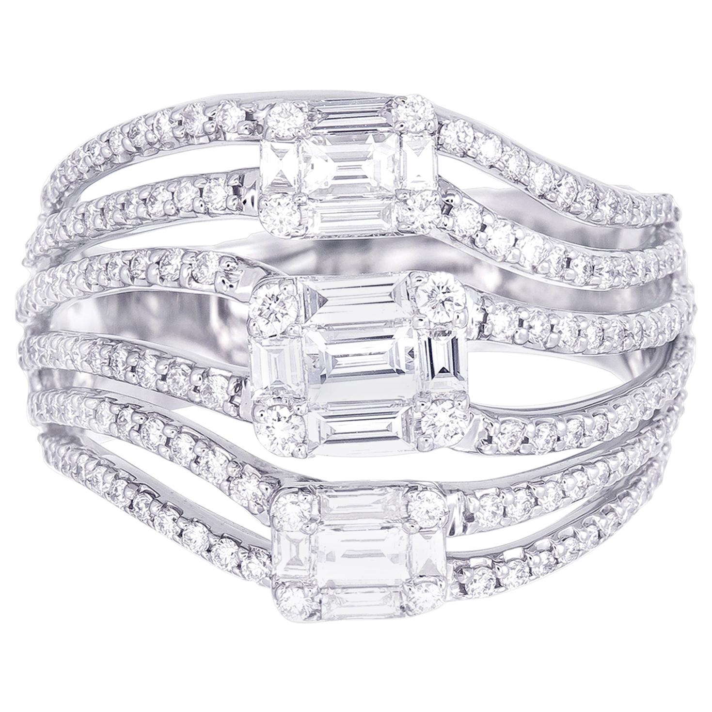 18 Karat White Gold Emerald Illusion Diamond Cocktail Ring For Sale