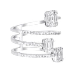 18 Karat White Gold Emerald Illusion Diamond Spiral Ring