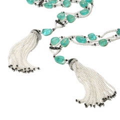 Collier lariat en or blanc 18 carats, émeraude, perle et diamants