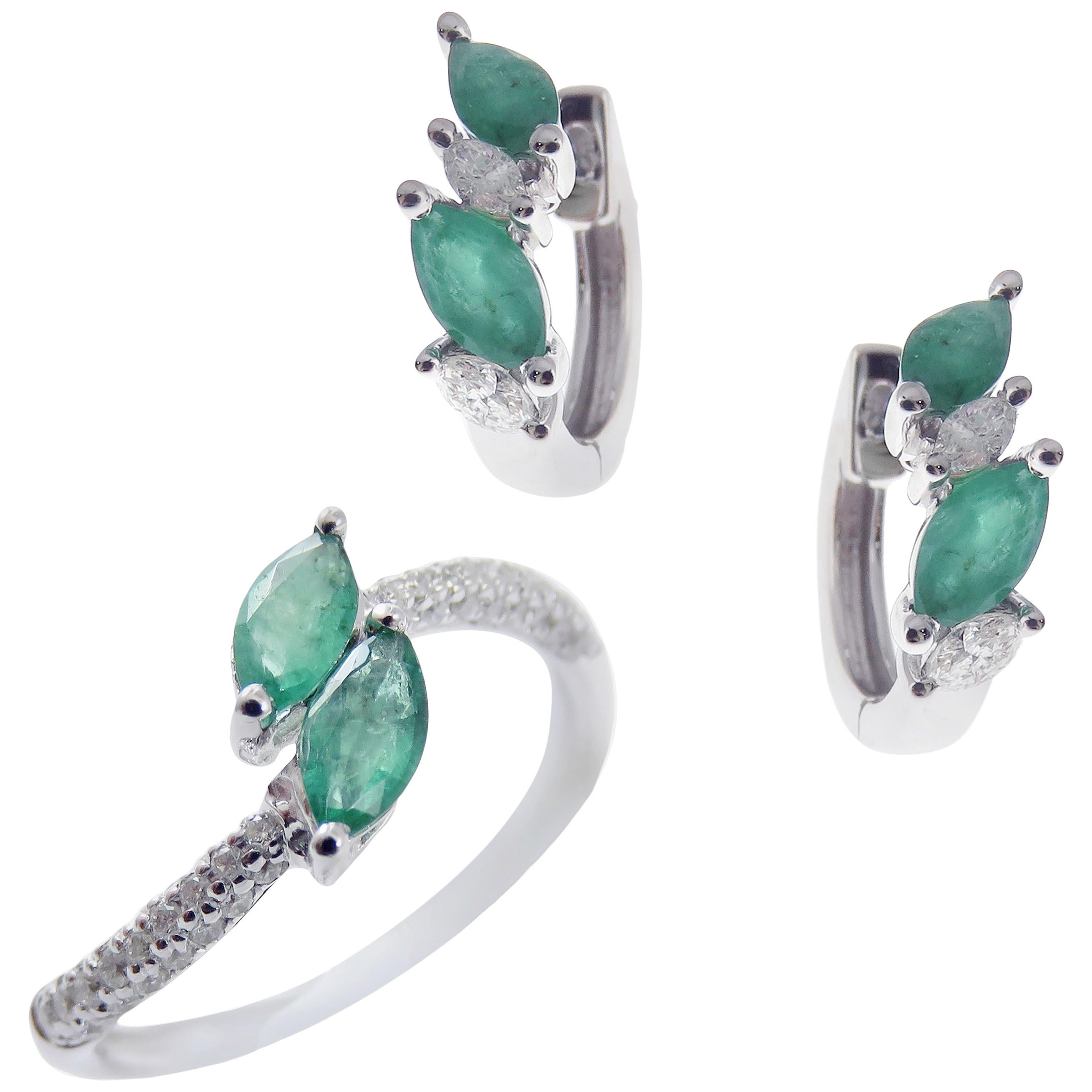 18 Karat White Gold Emerald Small Marquise Huggy Earring Ring Set For Sale  at 1stDibs