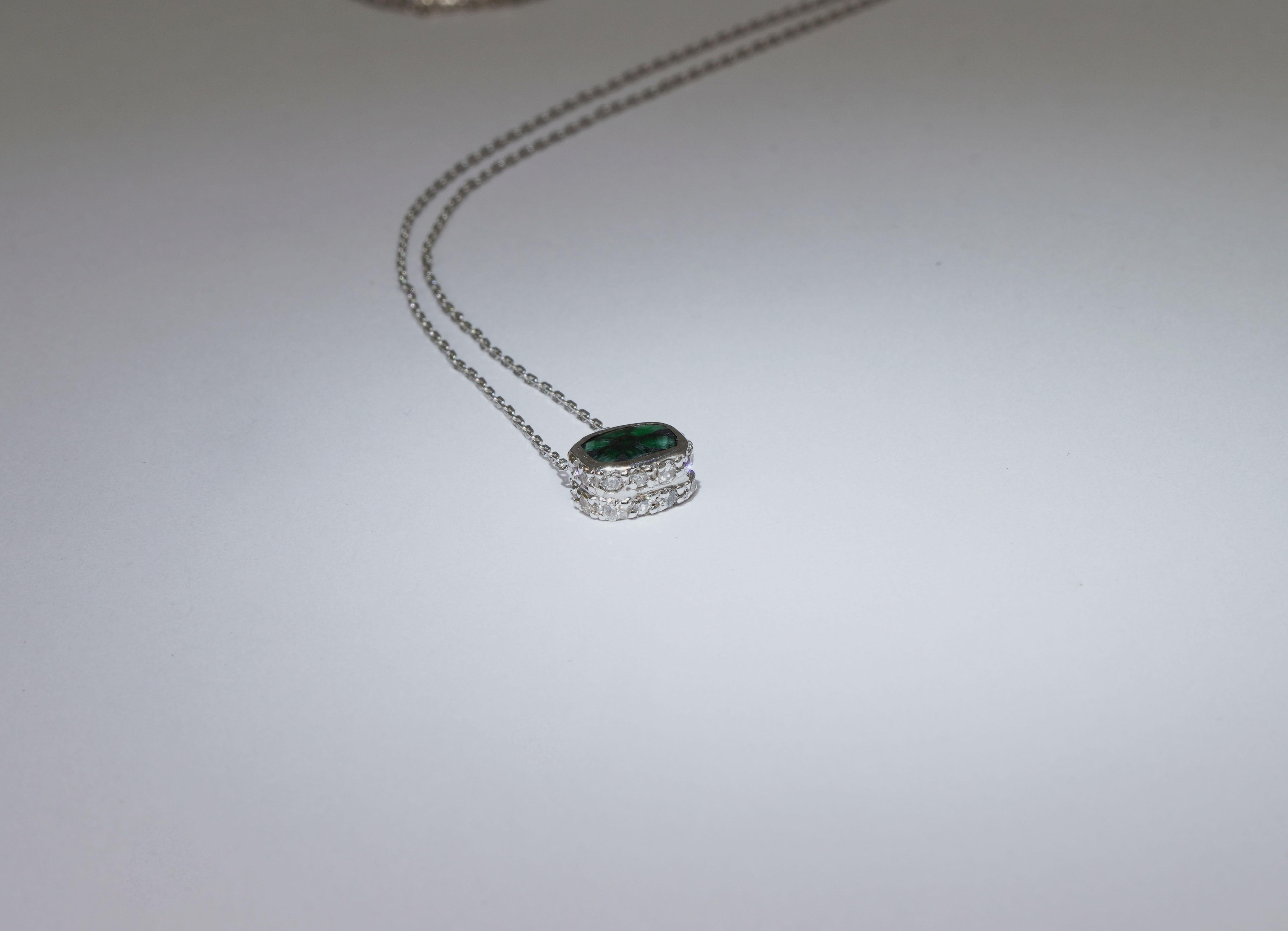 da uomo o donna Collana in oro bianco 18 carati con smeraldo e diamante Trapiche in vendita