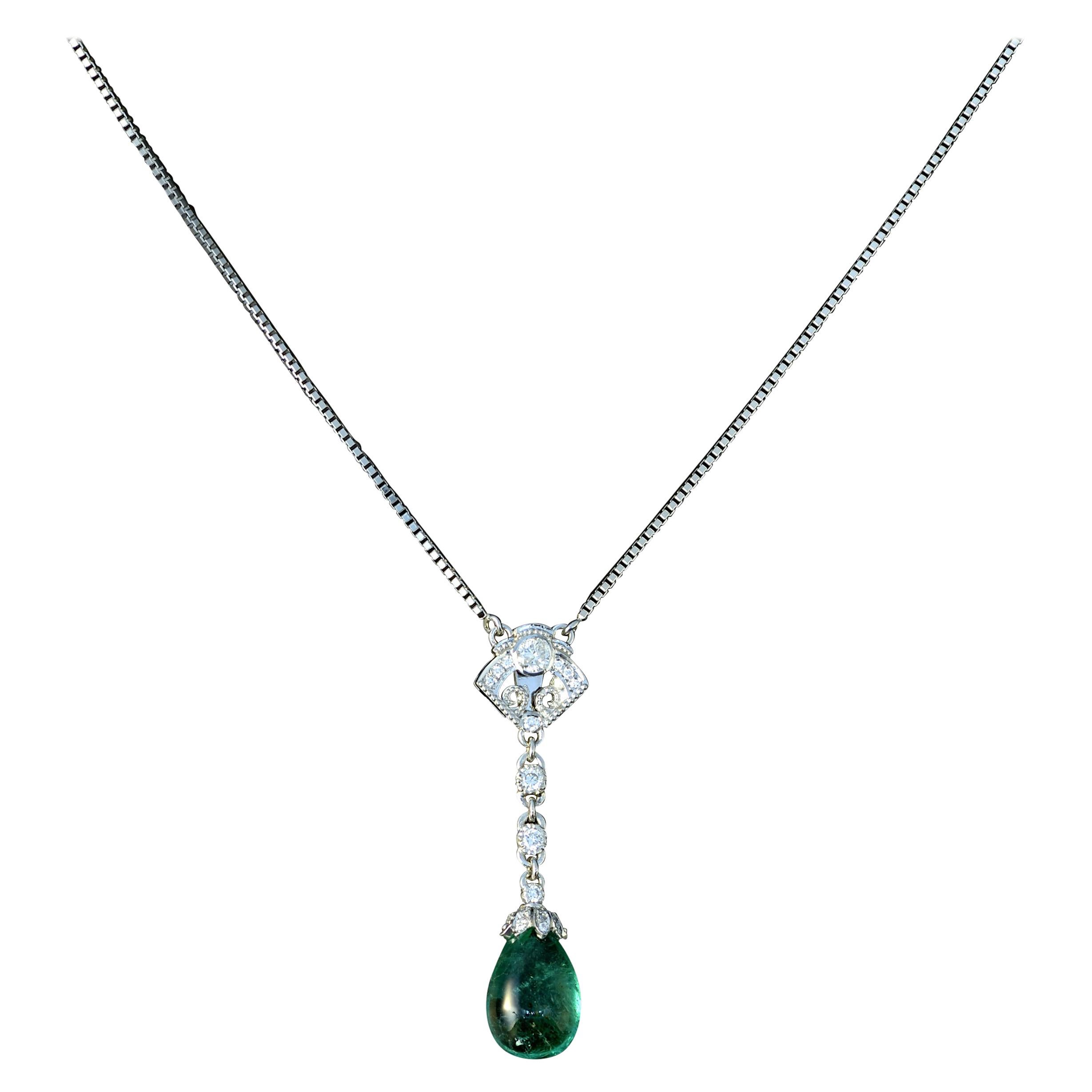 18 Karat White Gold Emeralds Diamonds Art Deco Style Earrings & Pendant Necklace For Sale