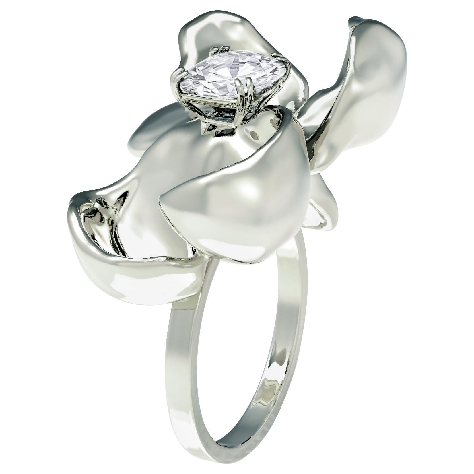 Eighteen Karat White Gold Engagement Ring with One Carat Natural Diamond For Sale