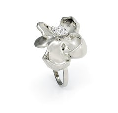 Eighteen Karat White Gold Engagement Ring with One Carat Natural Diamond