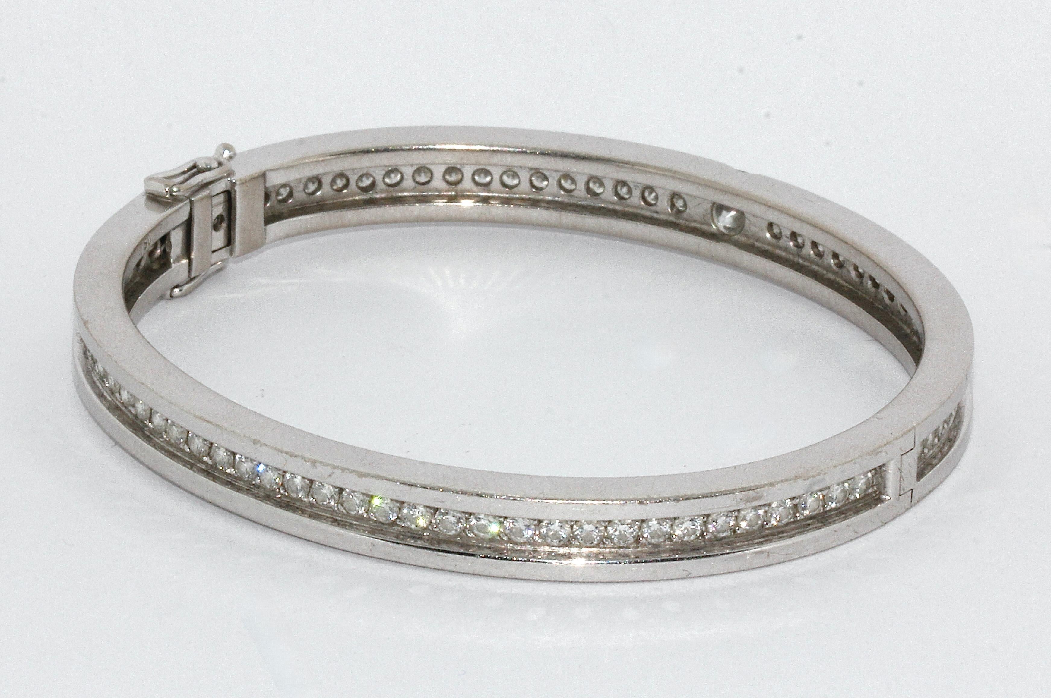 Eternity-Armreif aus 18 Karat Weißgold, Armband mit weißen Diamanten besetzt Damen im Angebot