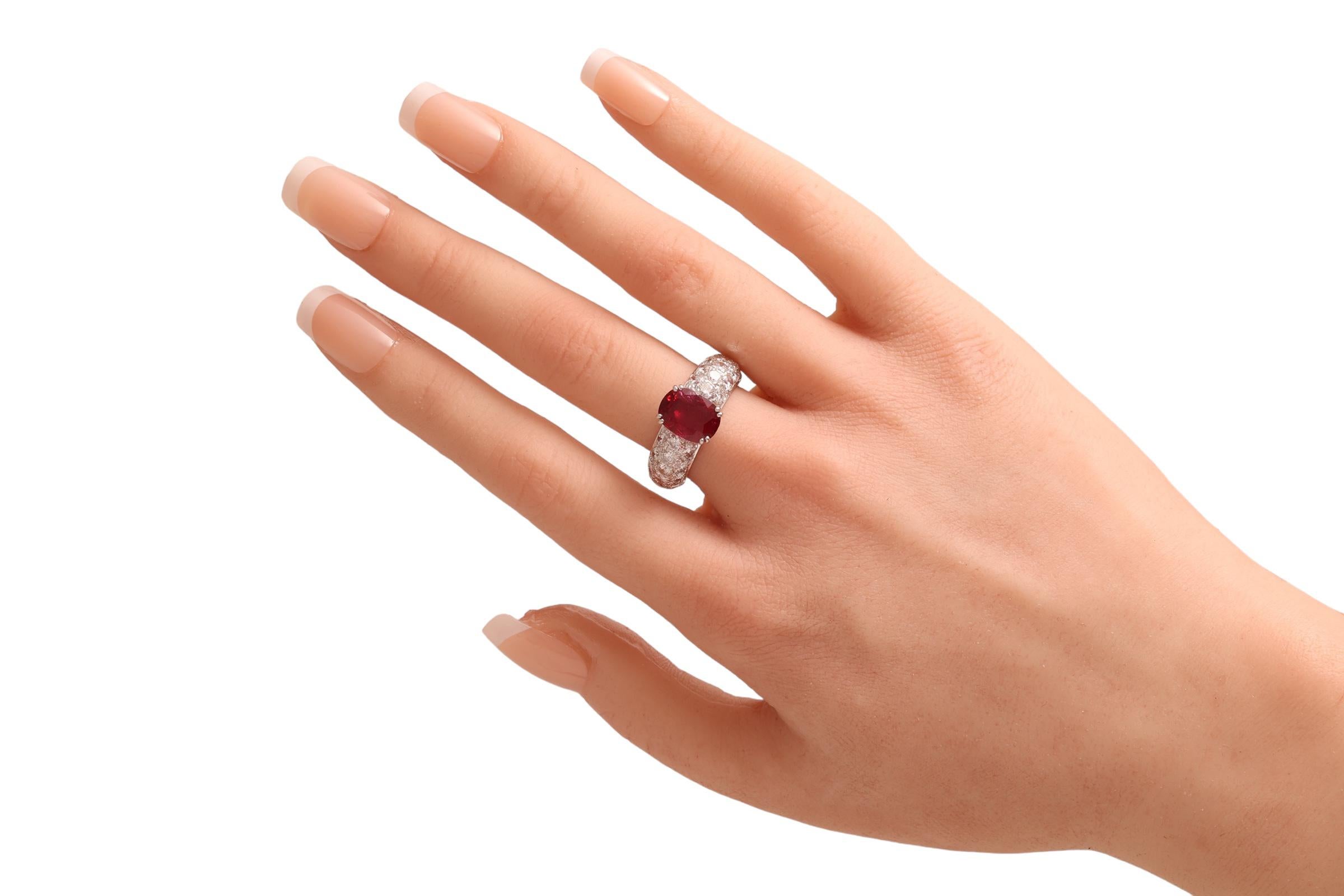 Bague d'éternité en or blanc 18 carats avec diamants 3,03 carats et rubis rouge vif certifié GRS en vente 8