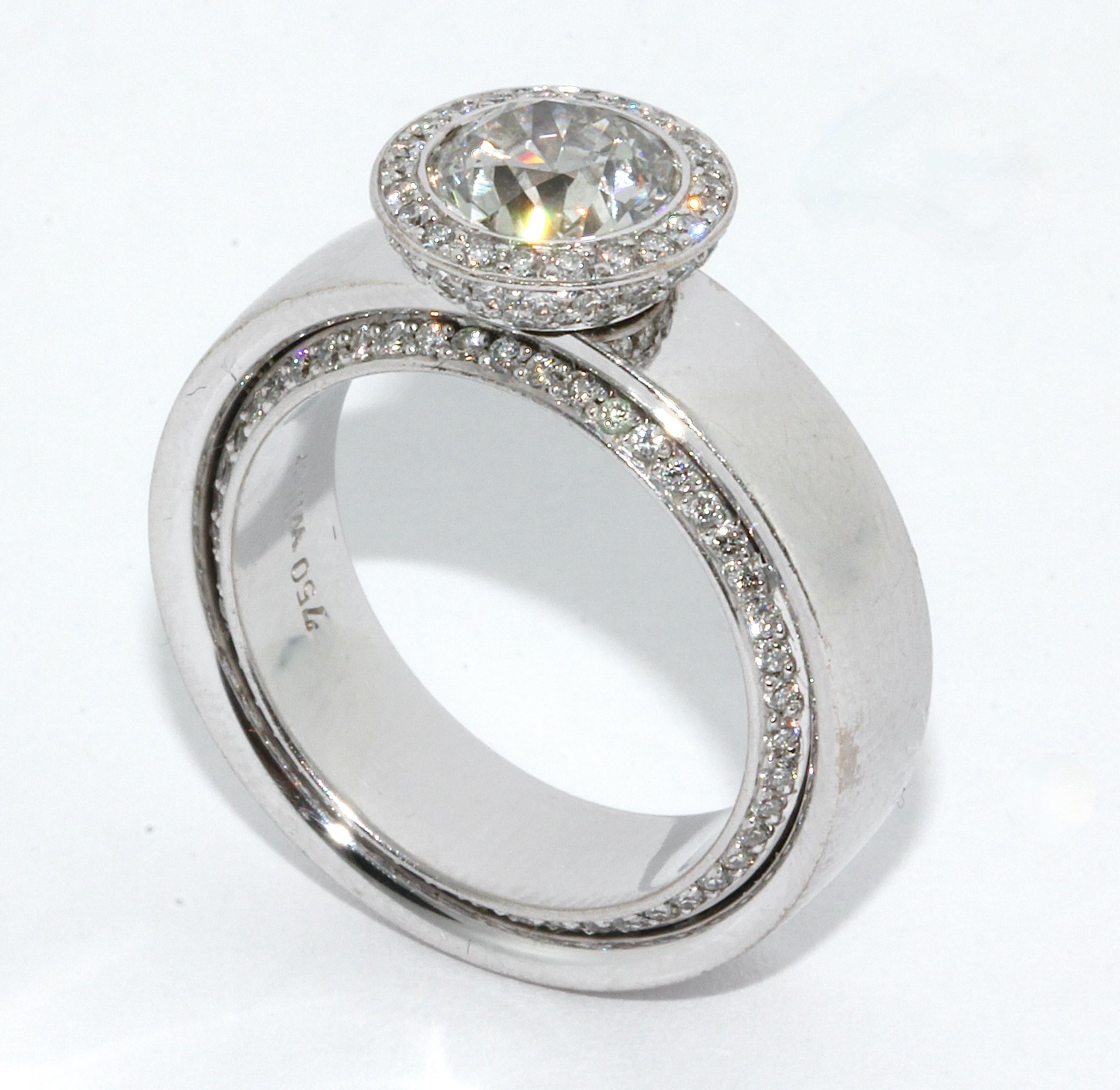 18 Karat White Gold Eternity Solitaire Diamond Ring In Good Condition For Sale In Berlin, DE