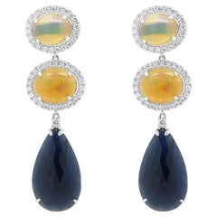 18 Karat Weißgold Äthiopischer Opal, Saphir und Diamant-Tropfen-Ohrringe