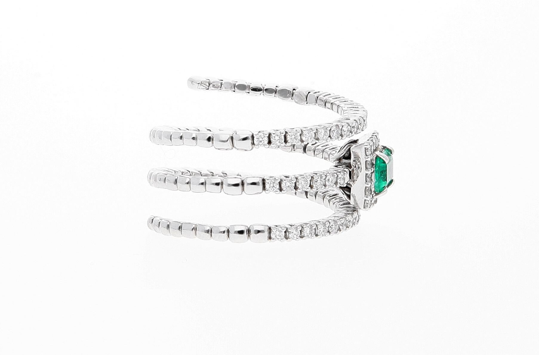18 Karat White Gold Extendable Ring with Diamonds and Emerald 7