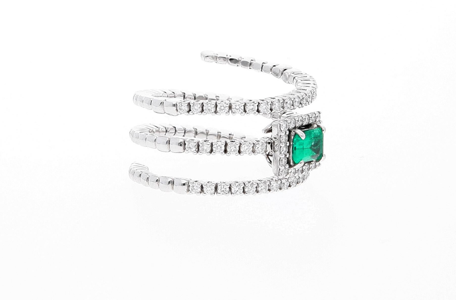 18 Karat White Gold Extendable Ring with Diamonds and Emerald 8