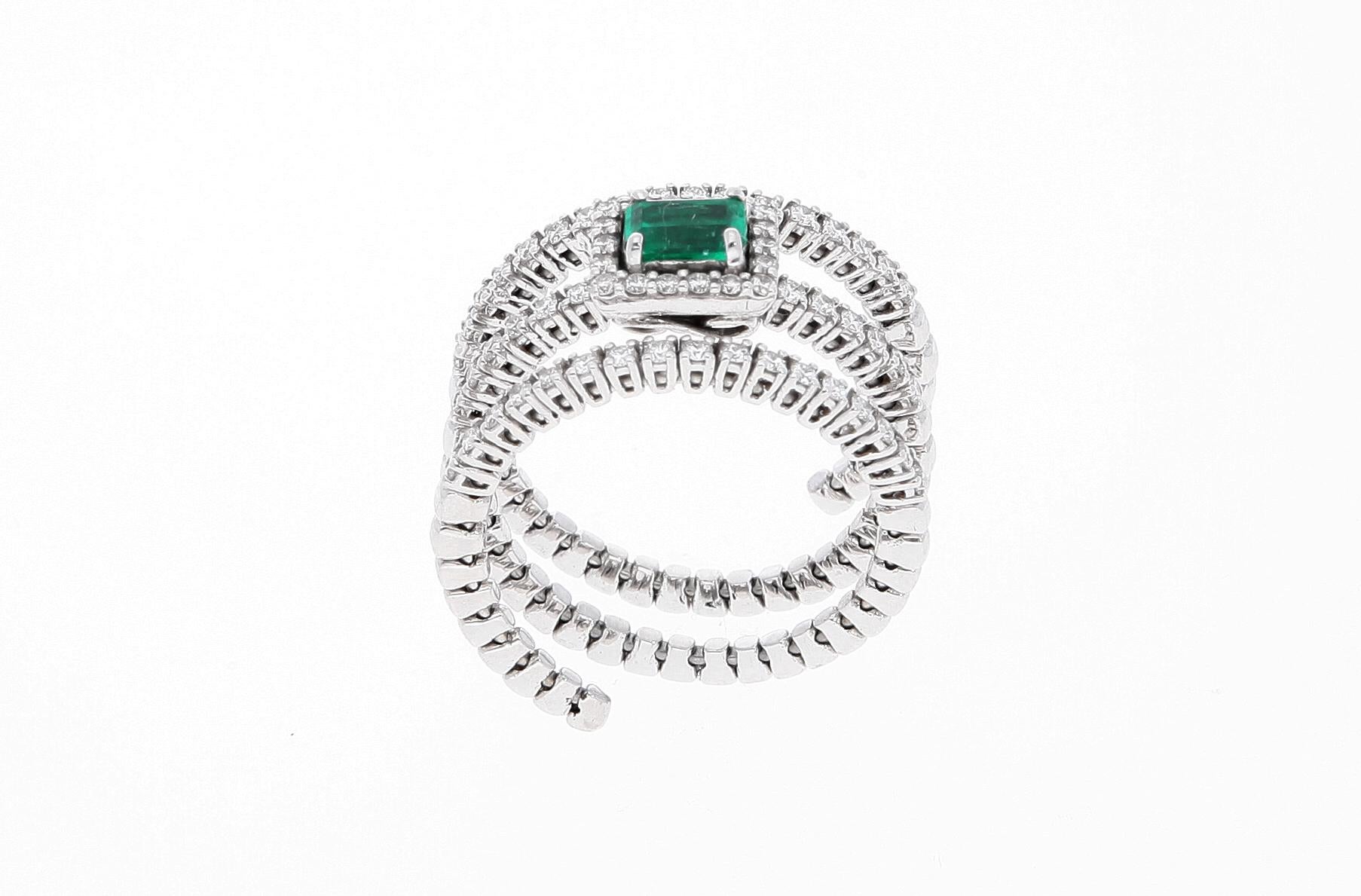 18 Karat White Gold Extendable Ring with Diamonds and Emerald 11